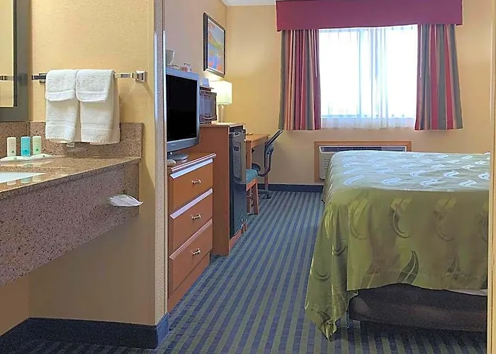 Quality Near Starved Rock State Park Inn 4*