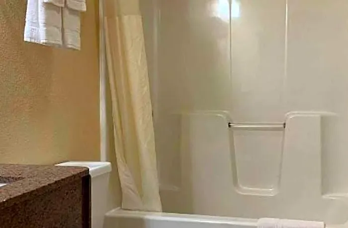 Inn Quality Near Starved Rock State Park 4*