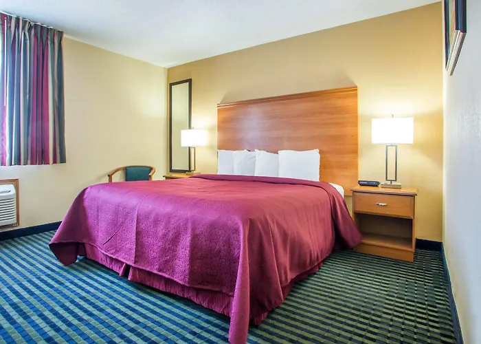 Quality Near Starved Rock State Park 4*
